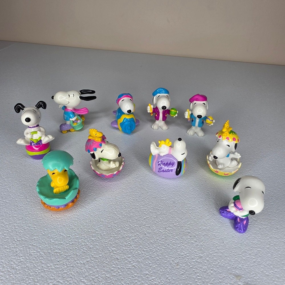 Peanuts Snoopy Whitmans Easter Figurines 10 Pc Set‎ Miniature Springtime